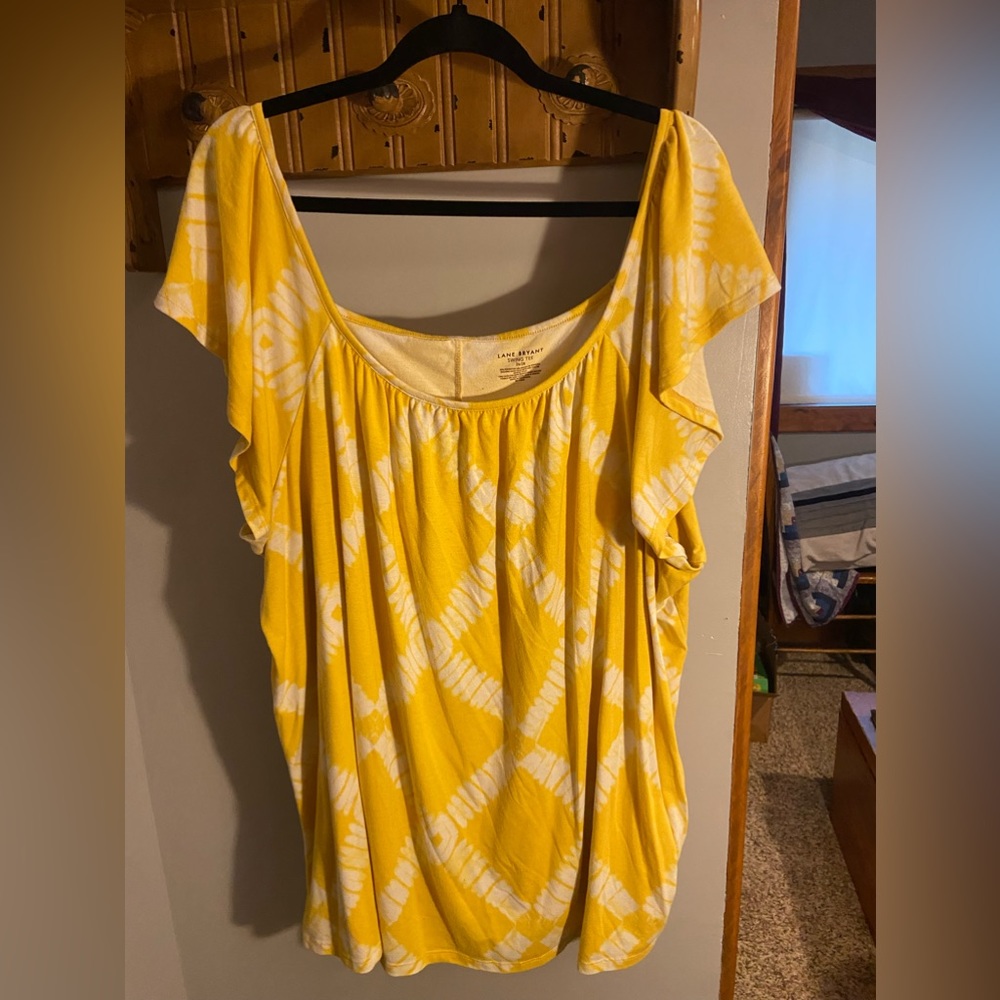 Flutter sleeve top